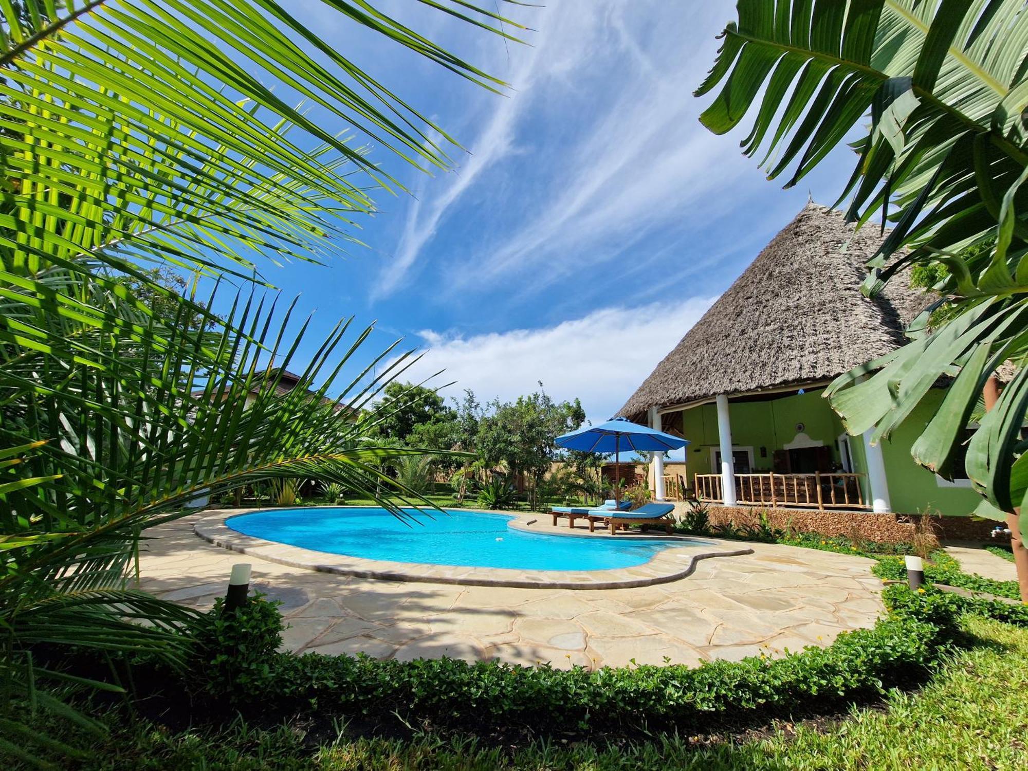 Paradiesische Villa Maisha Mazuri Mit Pool. Terrasse Und Personal Diani Beach Exteriér fotografie