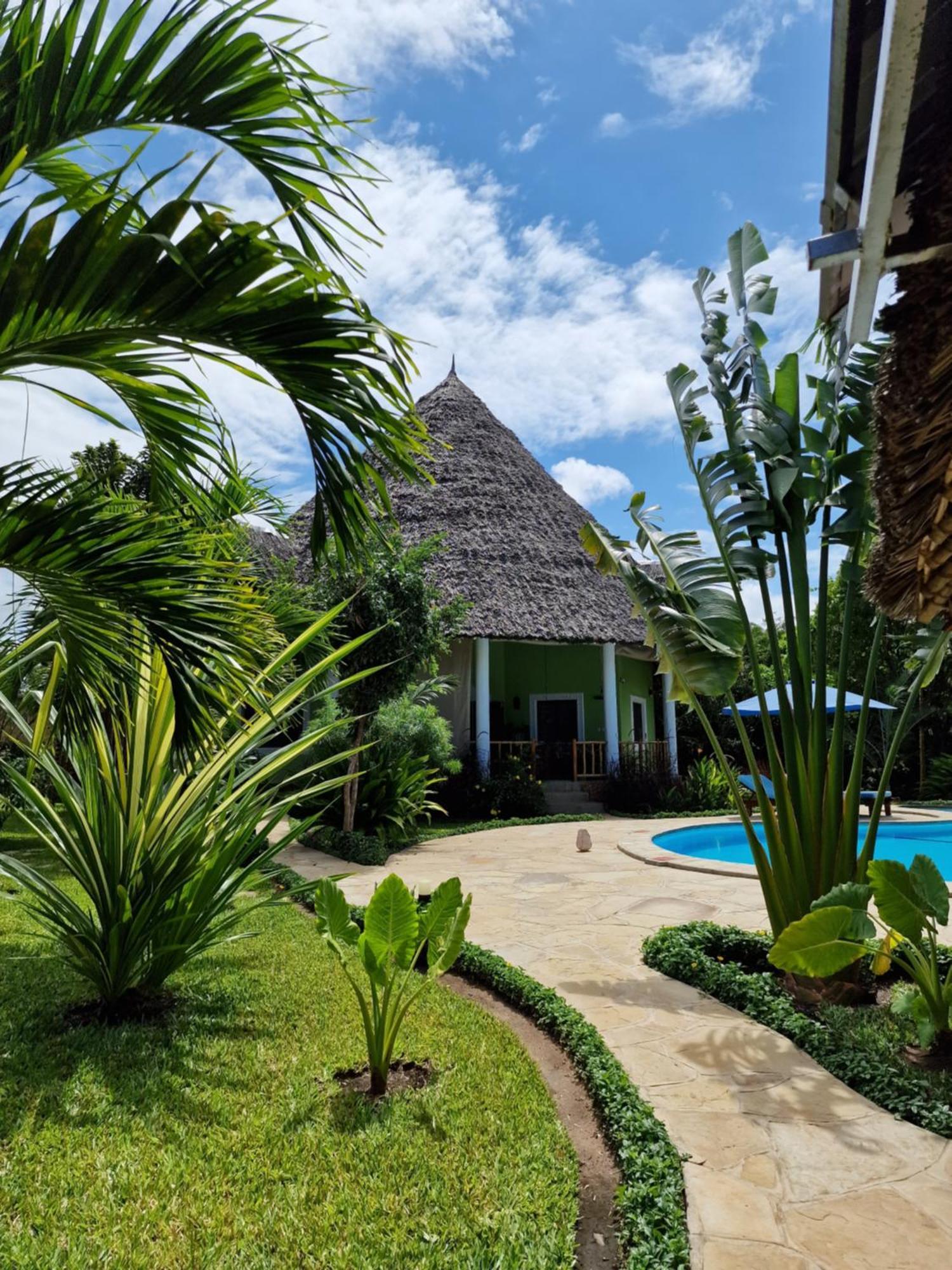 Paradiesische Villa Maisha Mazuri Mit Pool. Terrasse Und Personal Diani Beach Exteriér fotografie